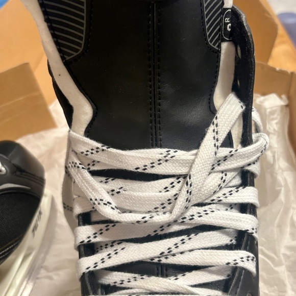 Brand New Bauer Supreme One20 Ice Hockey Skates – Senior Size 9 (Width R) – Mode - Picture 3 of 13